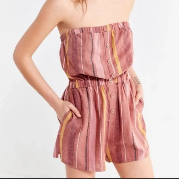 NWT Urban Outfitters strapless shorts romper. - Picture 1 of 9